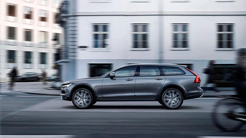 Volvo V90_Cross_C_800