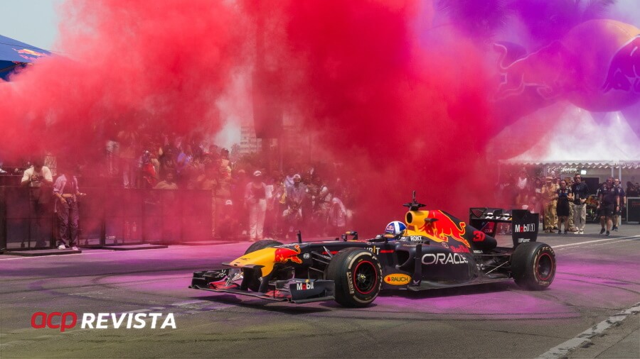 Fórmula 1: Red Bull apresenta carro para 2023 - SIC Notícias