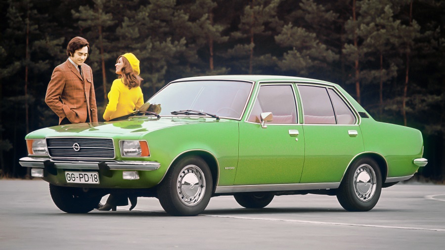 Opel-Rekord-D-50-anos
