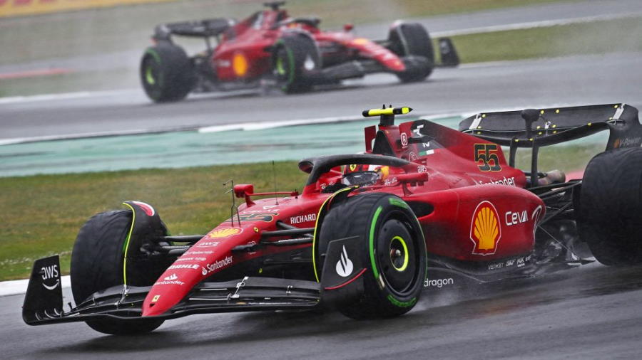 SAINZ-carro-abertura-900