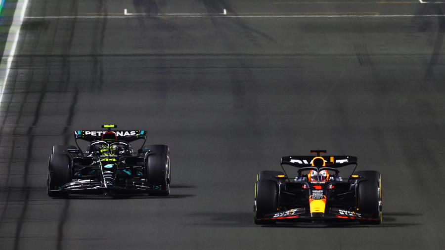 Verstappen-e-Hamilton-900