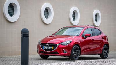 01 Mazda2_Advance