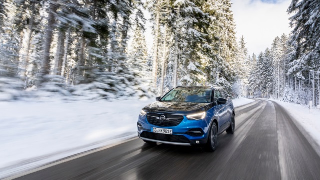 Opel-Grandland-X-Hybrid4-640