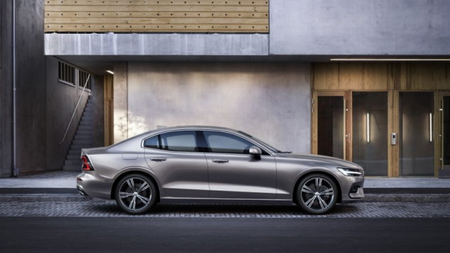 Volvo-S60-Recharge-640