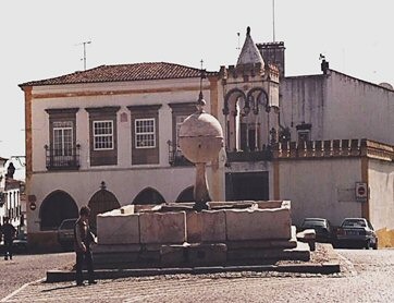 Chafariz e Fonte-Lg Porta de Moura